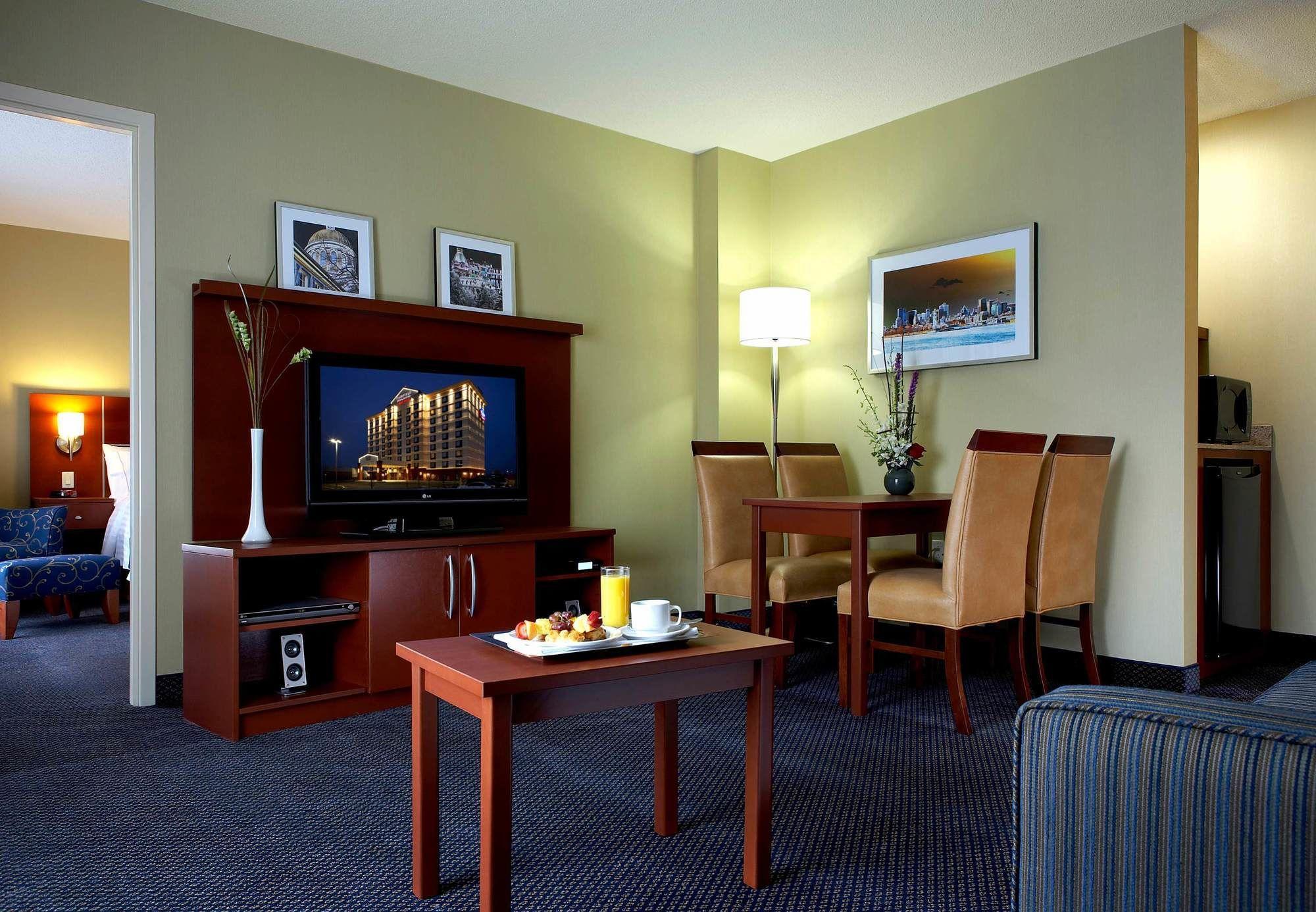 Fairfield Inn & Suites By Marriott Montreal Airport Dorval Ngoại thất bức ảnh
